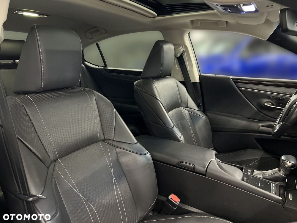 Lexus ES 300h Prestige - 18