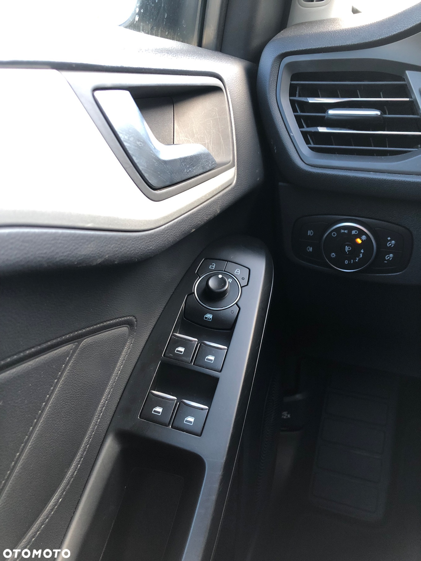 Ford Focus 1.5 EcoBlue Connected - 14