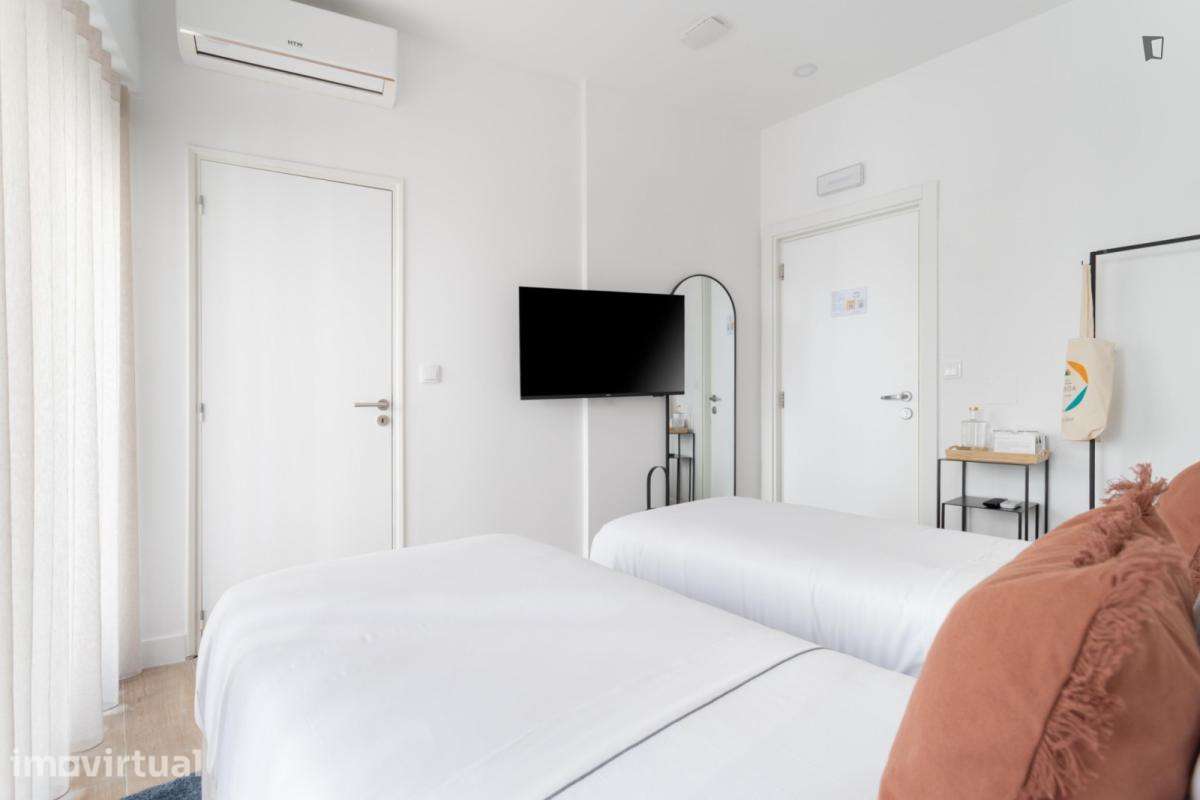 Quarto - localizado em Santos Lisbon - Grande imagem: 2/23