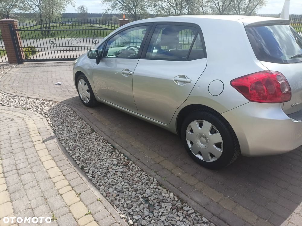 Toyota Auris 1.6 Executive - 2