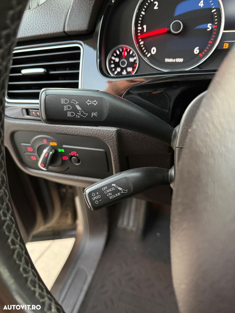 Volkswagen Touareg - 12