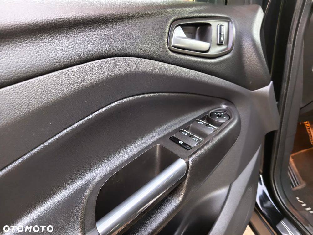 Ford Kuga 2.0 TDCi FWD Titanium - 16
