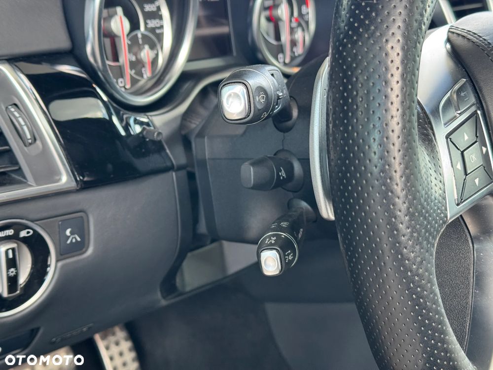 Mercedes-Benz ML 63 AMG 4-Matic - 24