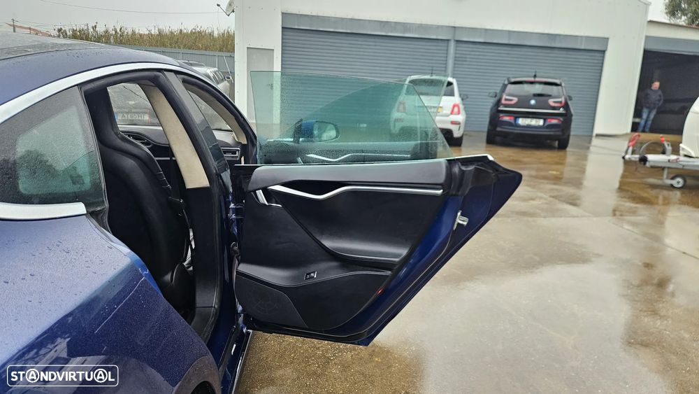 Tesla Model S Standard - 20