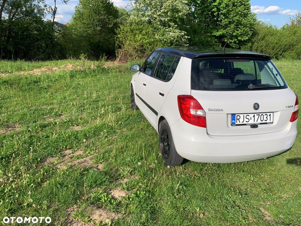 Skoda Fabia 1.2 HTP Cool Colour Edition - 12