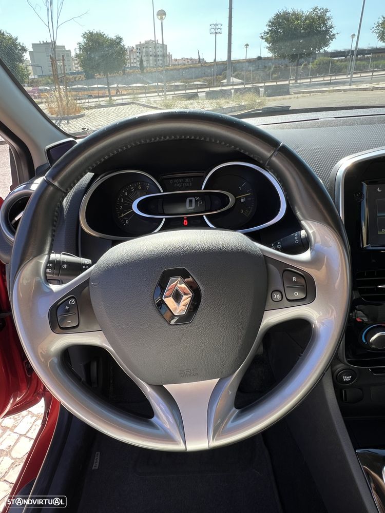 Renault Clio - 9