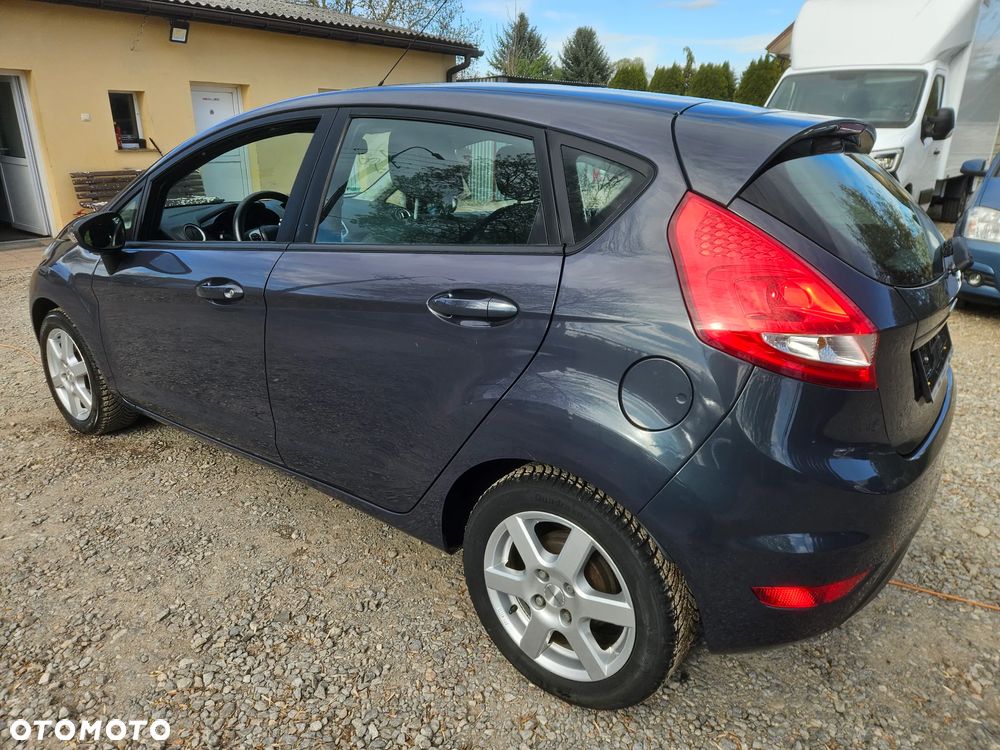 Ford Fiesta 1.25 Celebration - 25