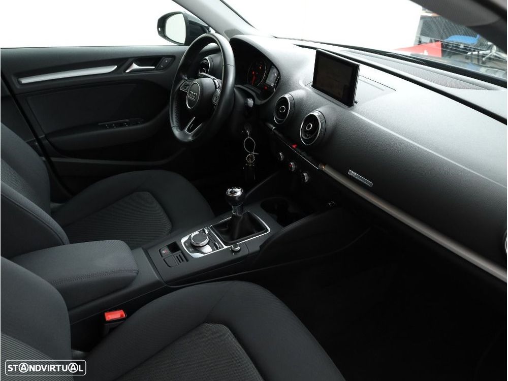 Audi A3 Sportback 30 TDI - 13