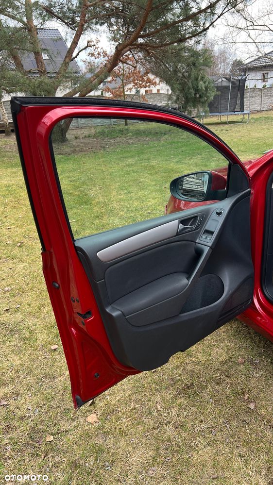 Volkswagen Golf 1.6 TDI DPF BlueMotion - 27