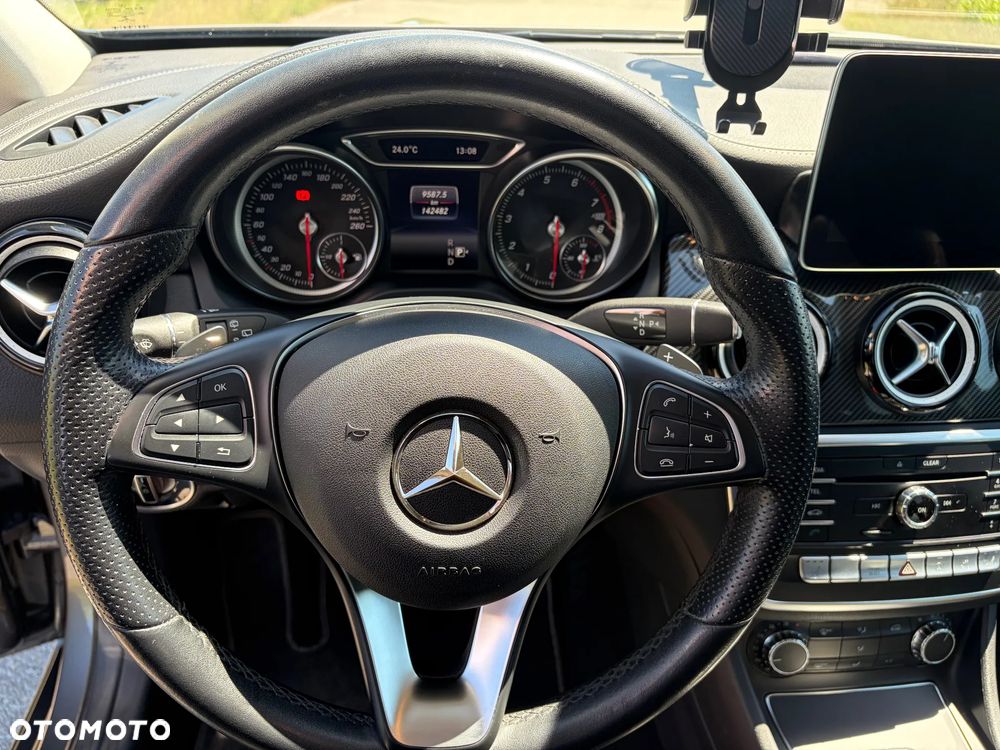 Mercedes-Benz GLA 200 7G-DCT AMG Line - 7