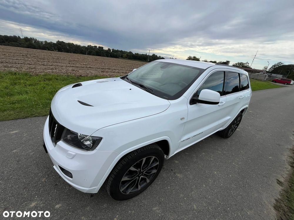 Jeep Grand Cherokee - 12