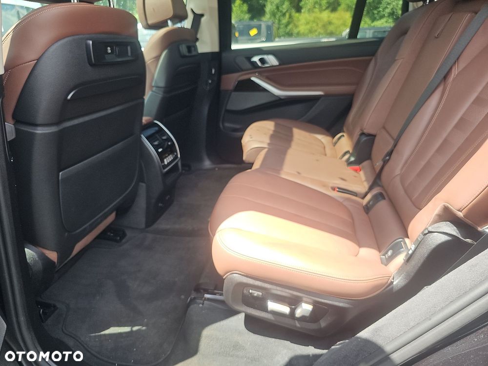BMW X7 xDrive40i - 18