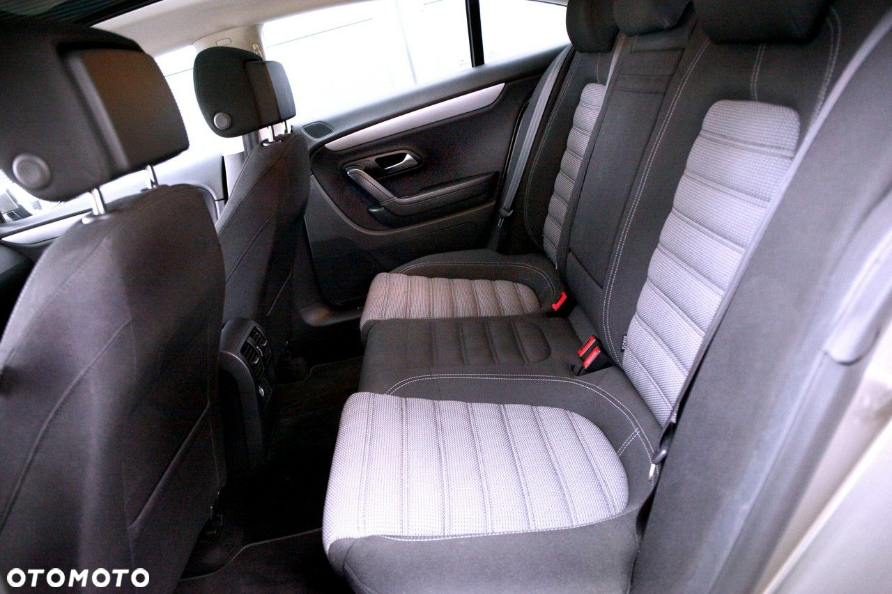 Volkswagen Passat CC - 17