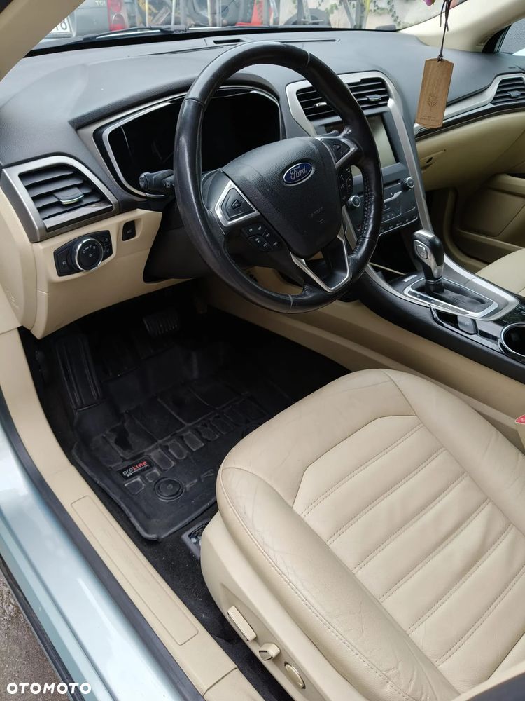 Ford Mondeo 2.0 Hybrid Titanium - 17