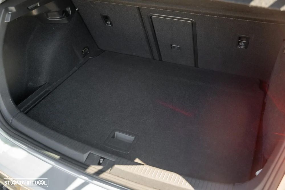 VW Golf 1.6 TDi Highline - 19