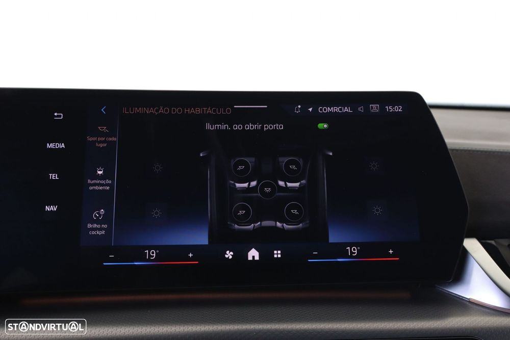 BMW iX2 eDrive20 Pack Desportivo M - 43