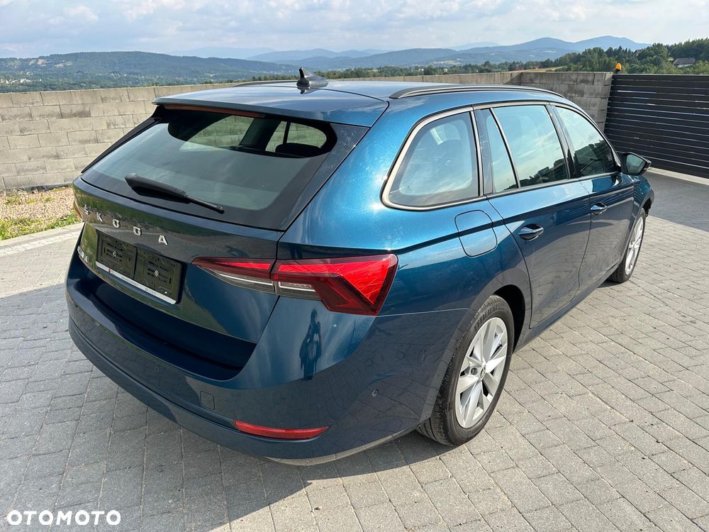 Skoda Octavia 2.0 TDI DSG Ambition - 4