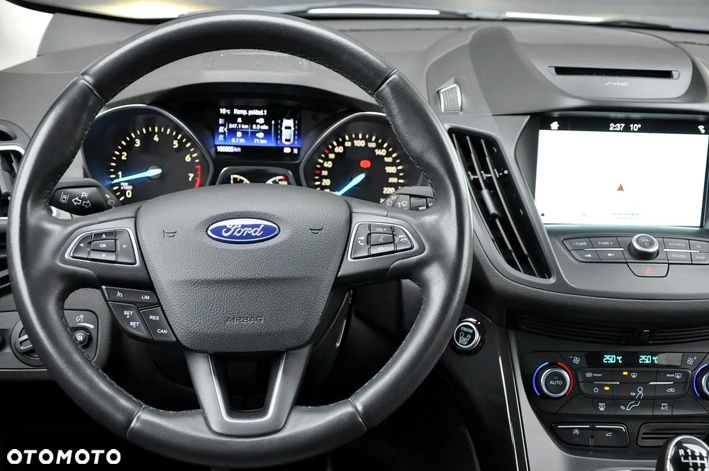 Ford Kuga 1.5 EcoBoost 2x4 Titanium - 12