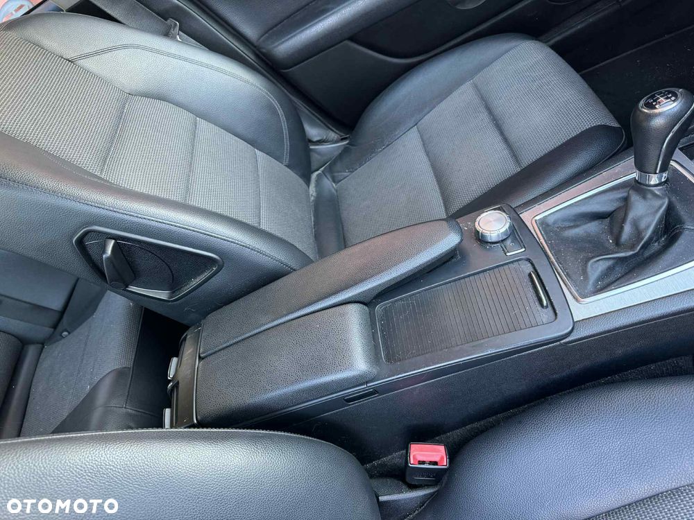 Mercedes-Benz Klasa C 200 CDI DPF (BlueEFFICIENCY) Avantgarde - 10