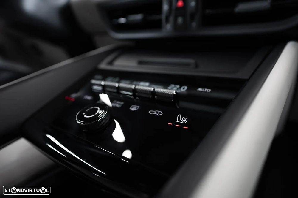 Porsche Macan Electric - 45