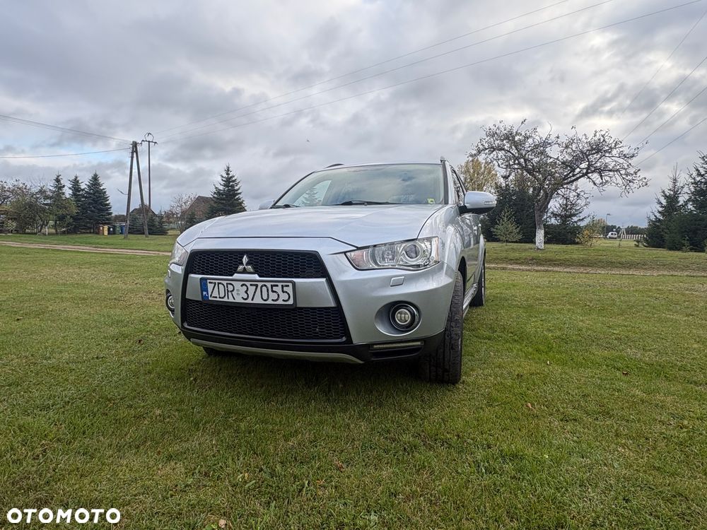 Mitsubishi Outlander 2011 photo 3