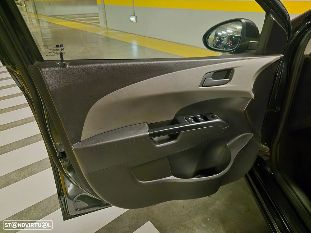 Chevrolet Aveo 1.2 LT Bi-Fuel - 26