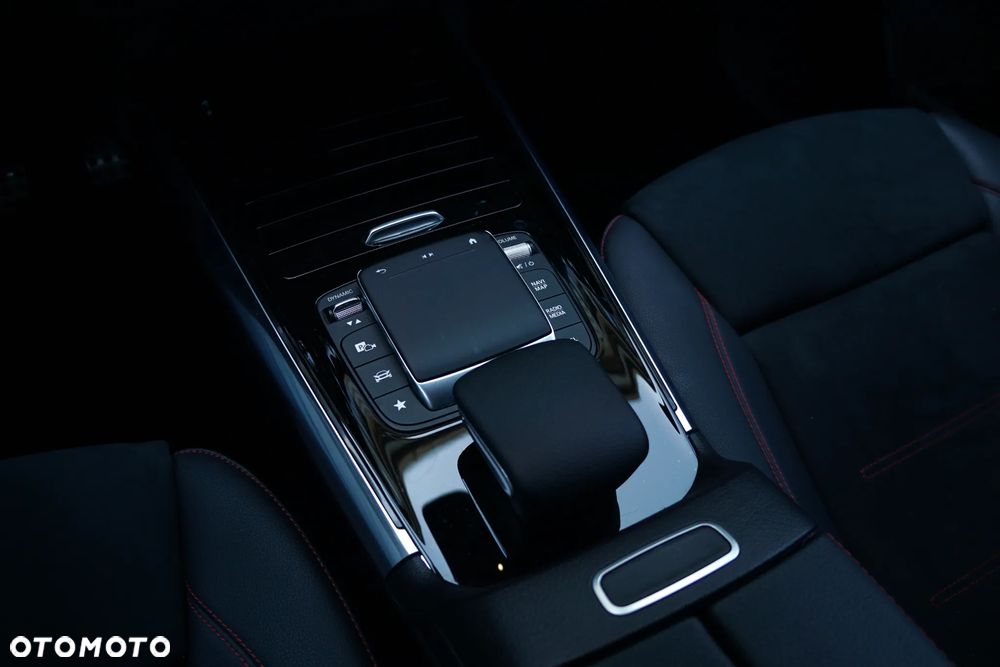 Mercedes-Benz GLA 200 AMG Line - 20