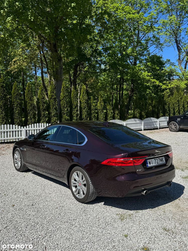Jaguar XF 2.0 T AWD Portfolio - 10