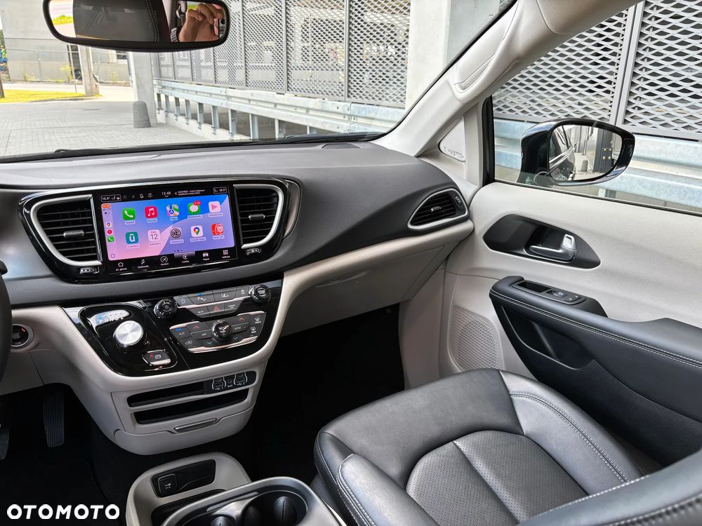 Chrysler Pacifica - 24