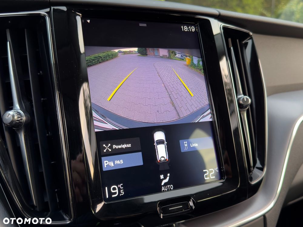 Volvo XC 60 D3 Momentum Pro - 17