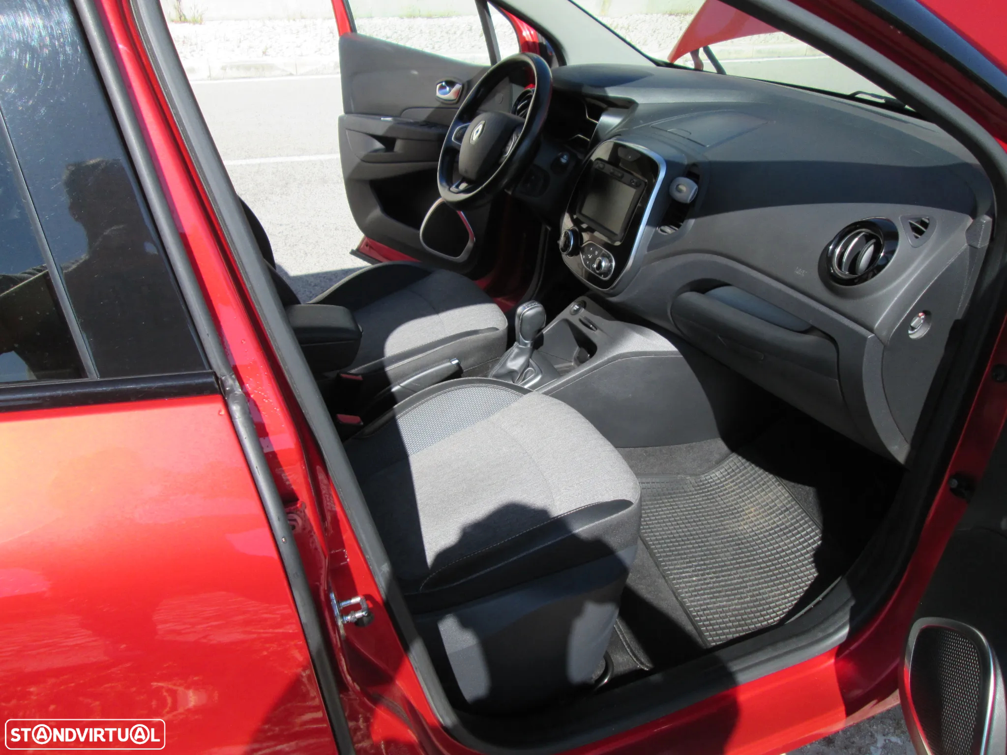 Renault Captur 1.5 dCi Exclusive EDC - 14