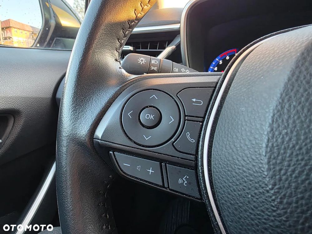Toyota Corolla 1.8 Hybrid Comfort - 18