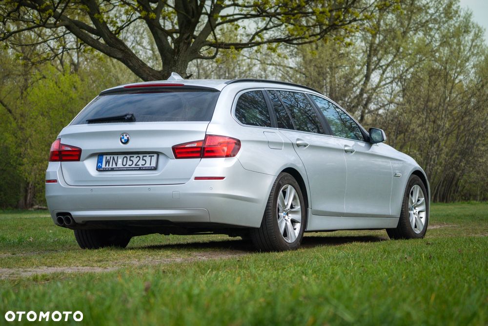 BMW Seria 5 525d - 12