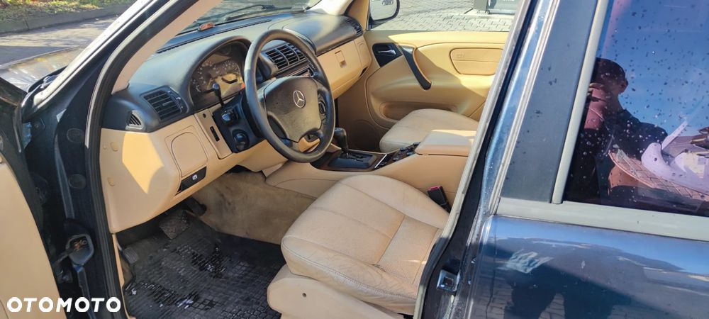 Mercedes-Benz ML 320 - 16