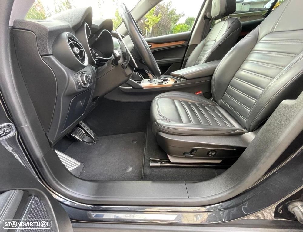 Alfa Romeo Stelvio 2.0 Turbo 16V AT8-Q4 First Edition - 18