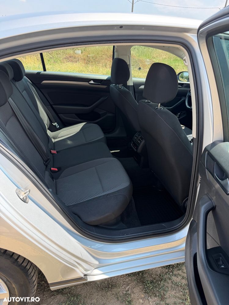 Volkswagen Passat 1.6 TDI Trendline - 9