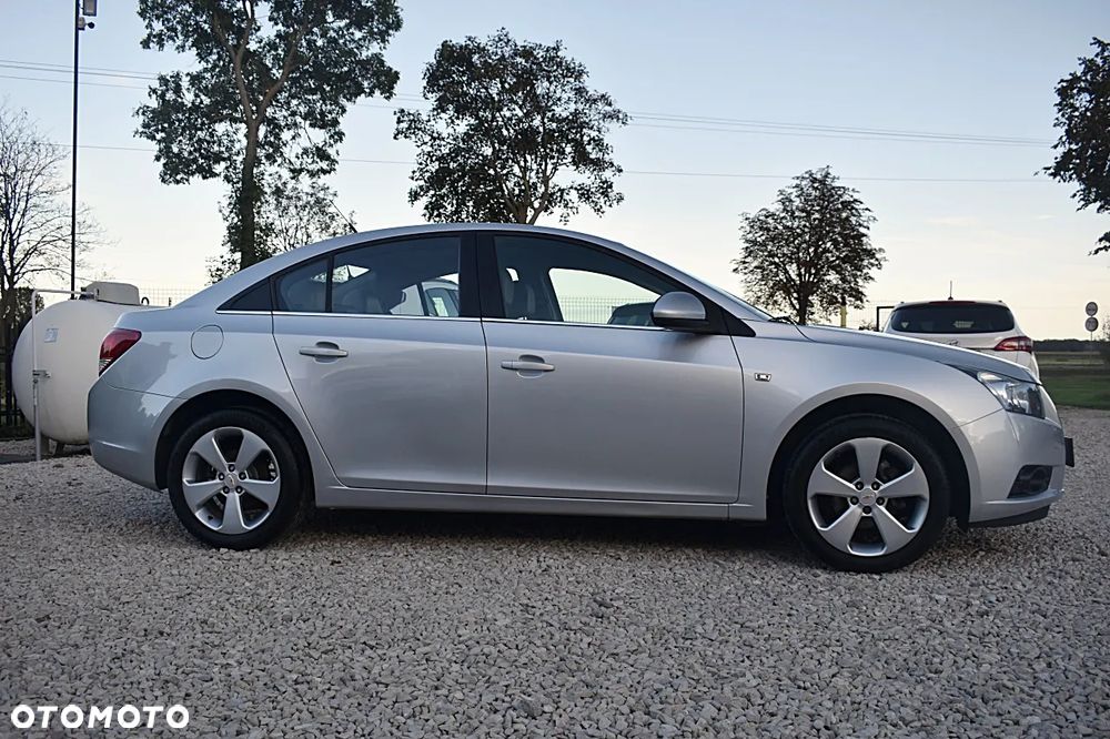 Chevrolet Cruze 1.8 LT - 9