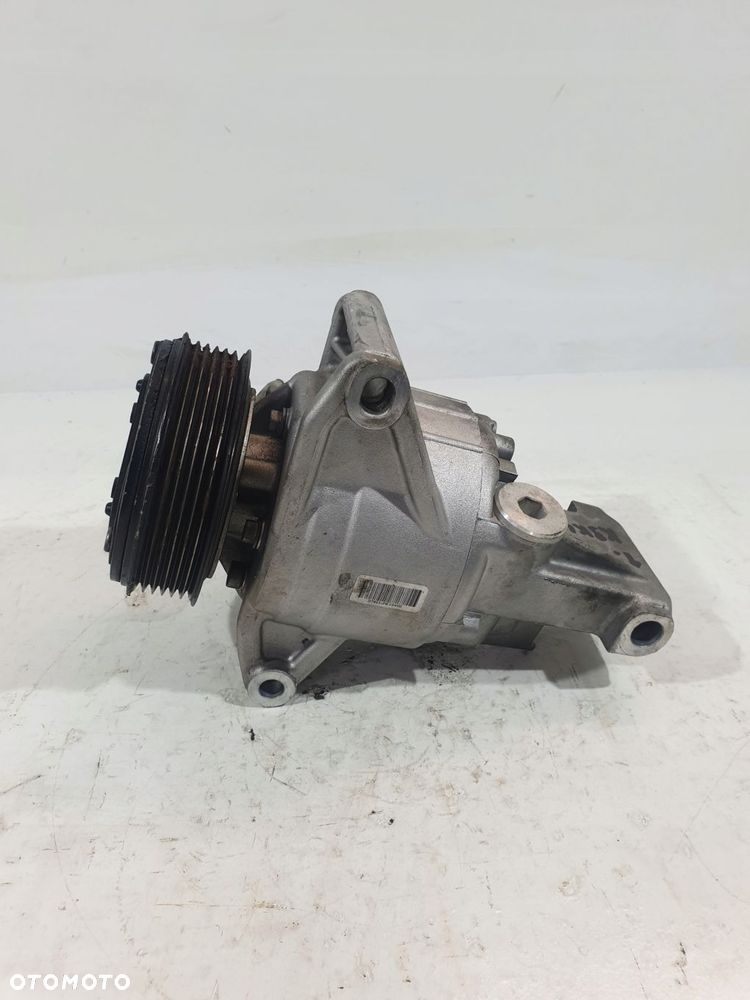 sprężarka klimatyzacji 926001571r renault nissan dacia 1.5 dci - 5