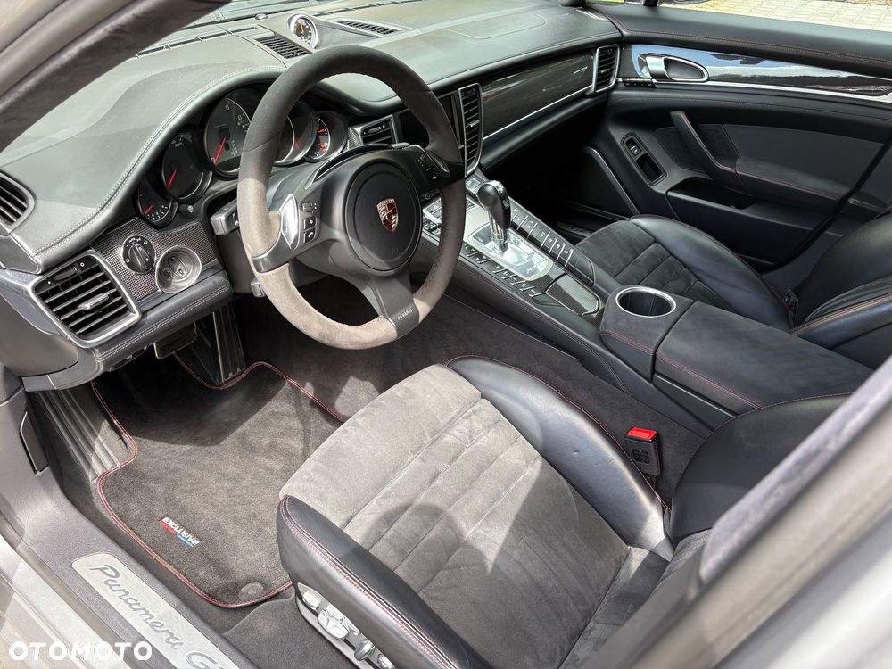 Porsche Panamera 4S - 15