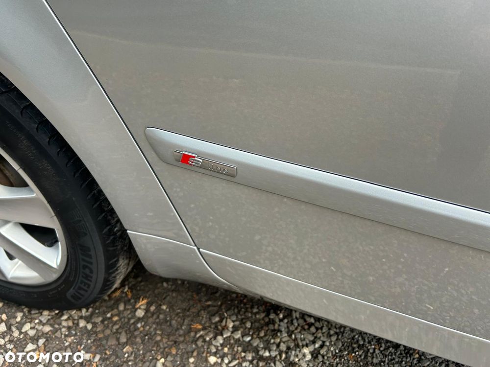 Audi A4 Limousine - 14