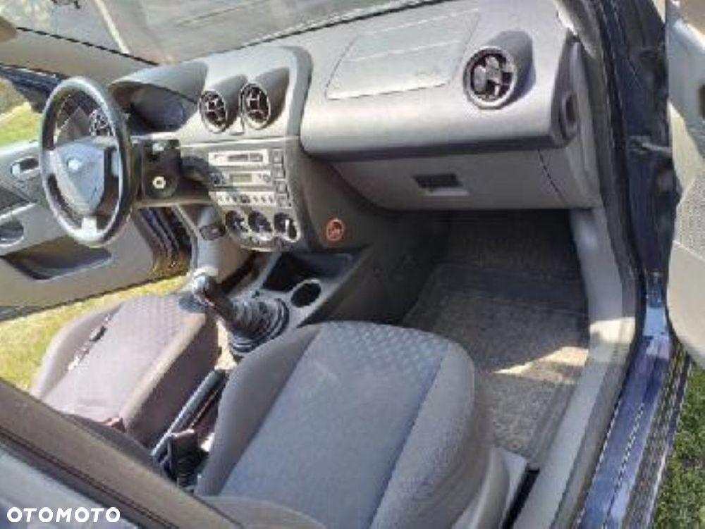 Ford Fiesta 1.4 - 7