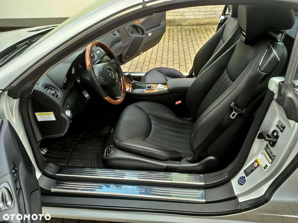 Mercedes-Benz SL - 16