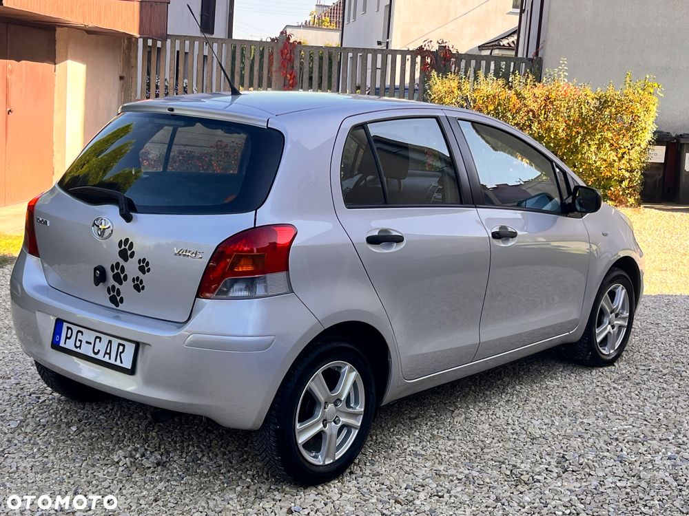 Toyota Yaris - 4
