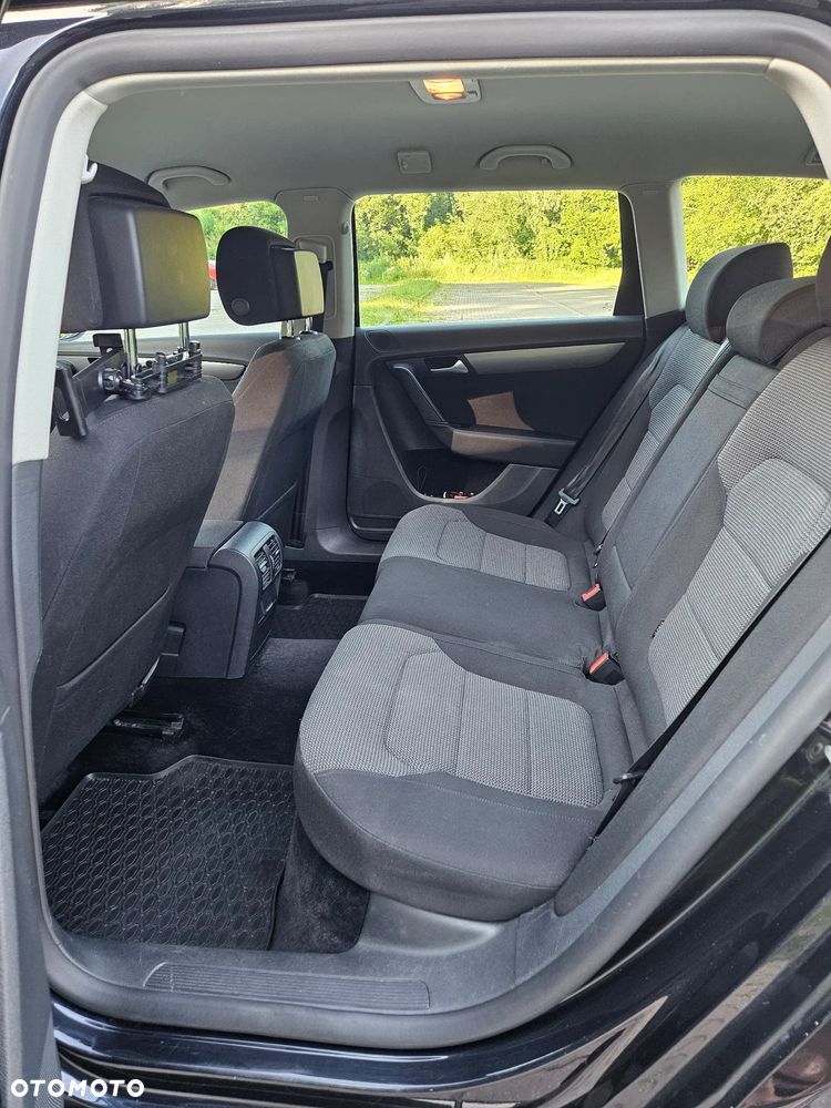 Volkswagen Passat 2.0 TDI Highline - 12