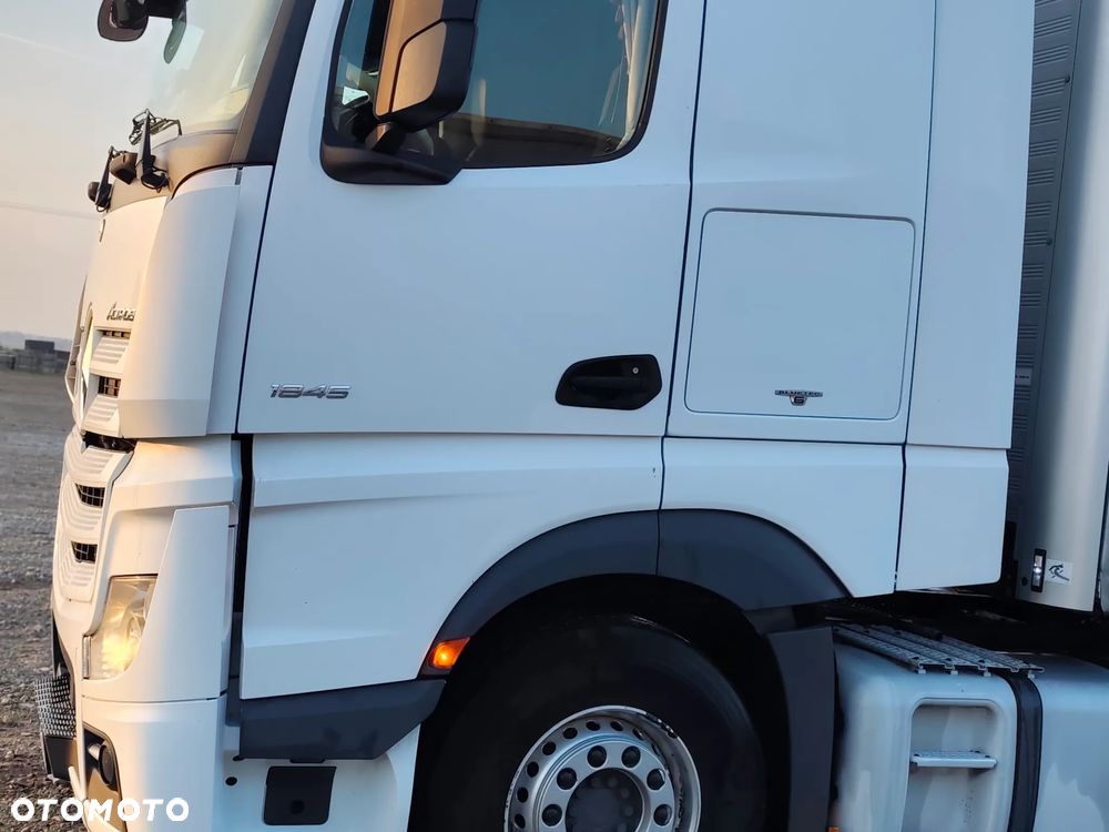 Mercedes-Benz Stream Space Standard - 3