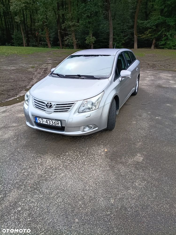 Toyota Avensis 1.8 Luna - 1