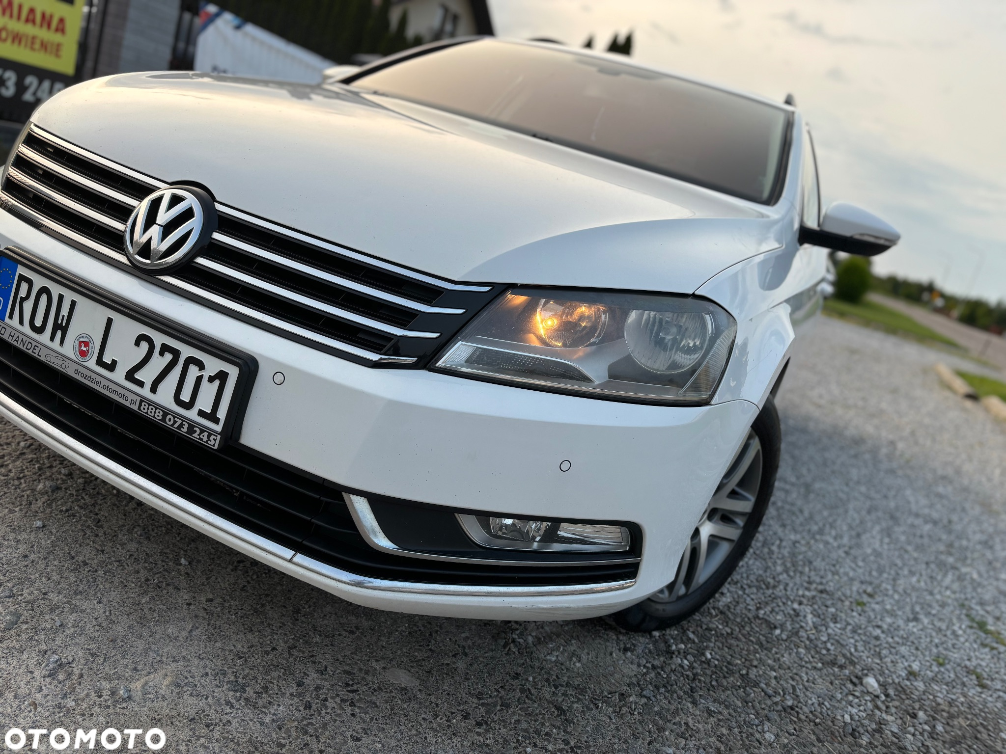 Volkswagen Passat - 4