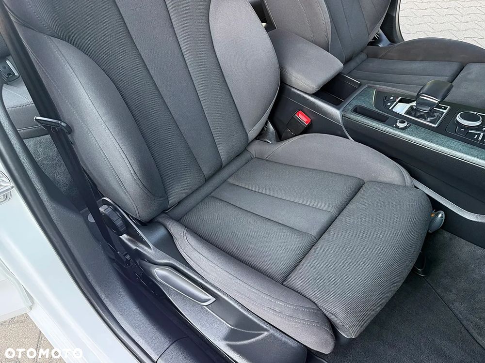 Audi A4 Avant 40 TDI S tronic sport - 32