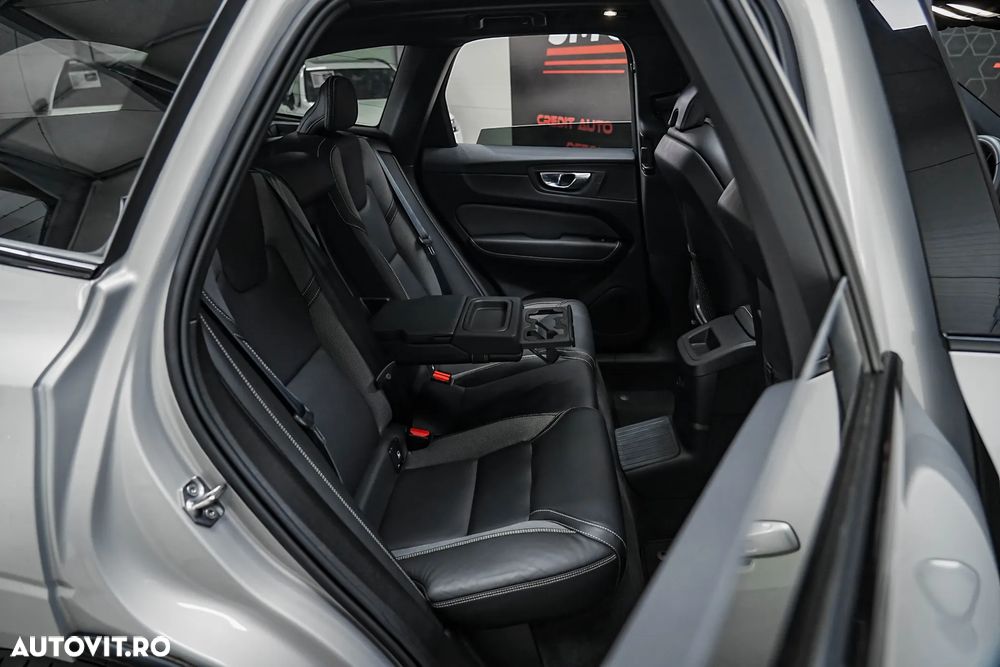 Volvo XC 60 Recharge T6 Twin Engine eAWD Inscription Expression - 9