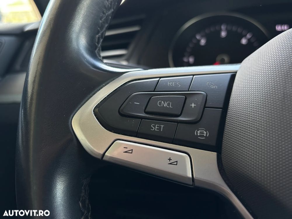 Volkswagen Passat - 17